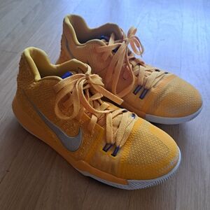 Nike Kyrie basketball